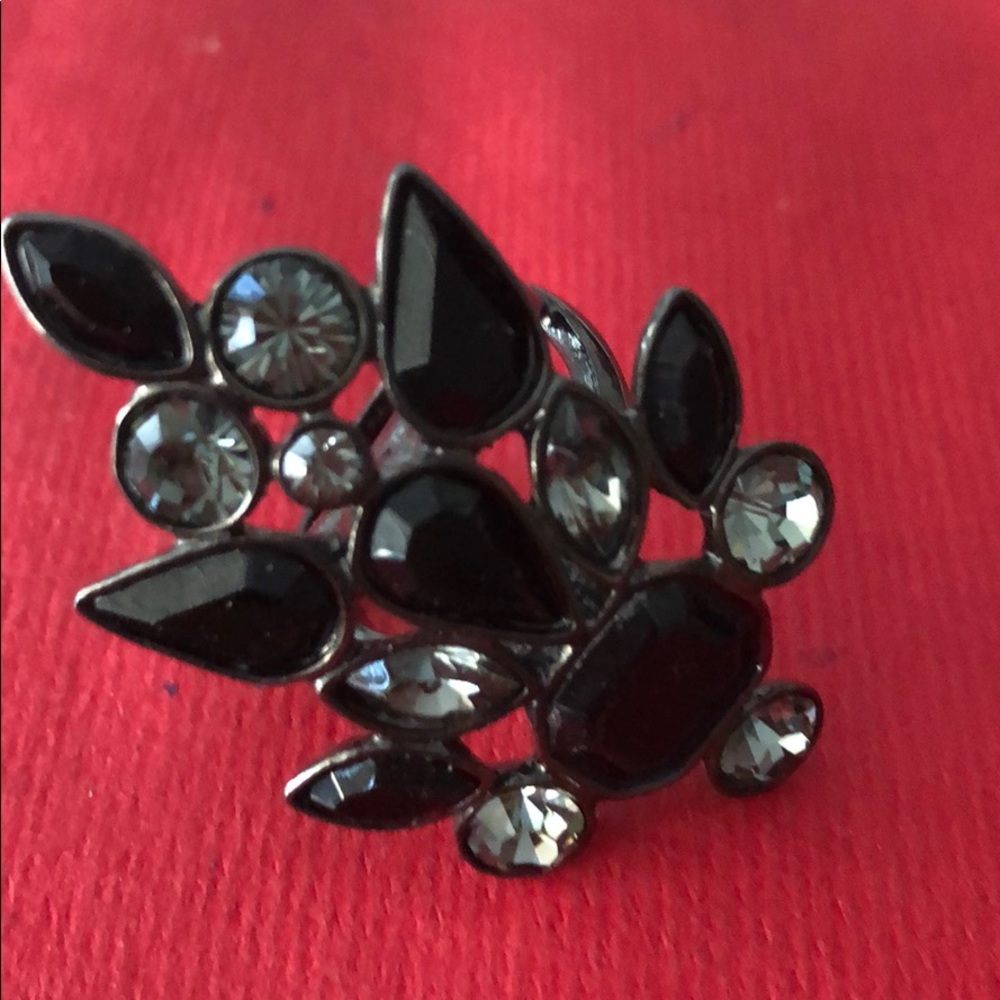 Givenchy’s fashion ring